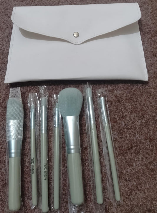 7 Pcs makeup Brush Set With Pouch