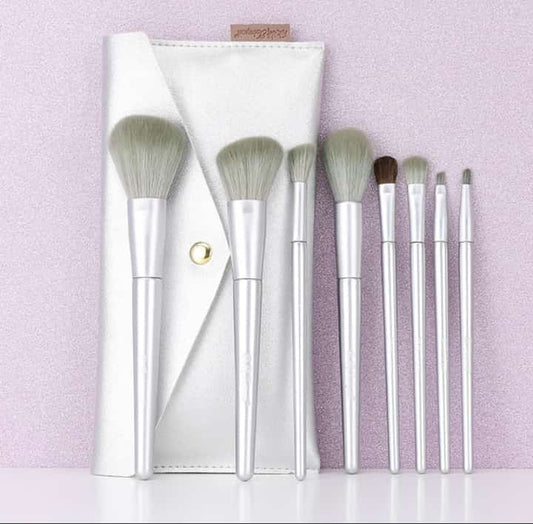 7 Pcs makeup Brush Set With Pouch