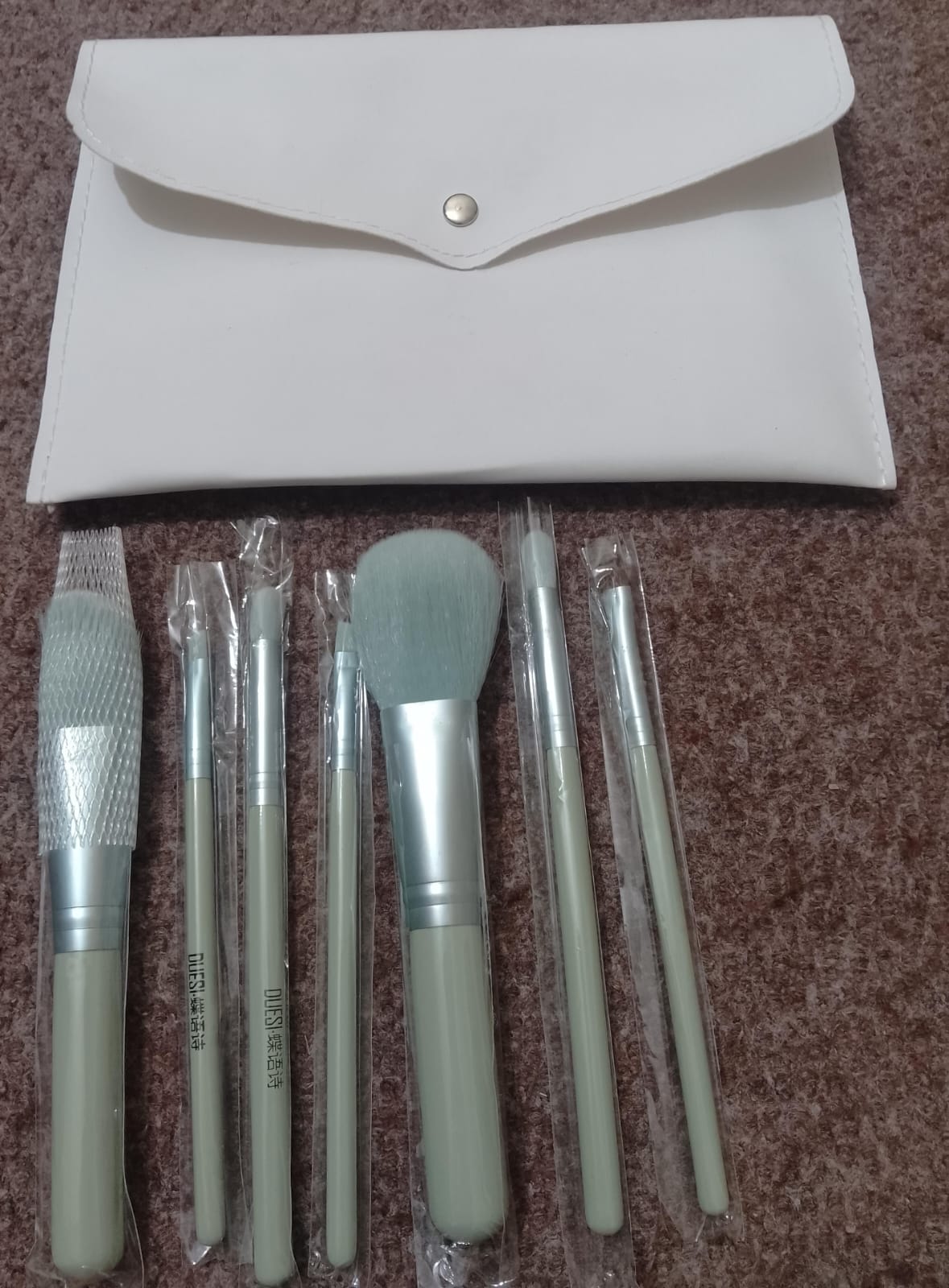 7 Pcs makeup Brush Set With Pouch
