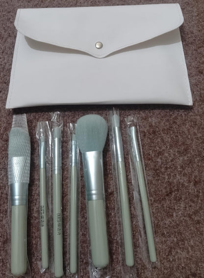 7 Pcs makeup Brush Set With Pouch
